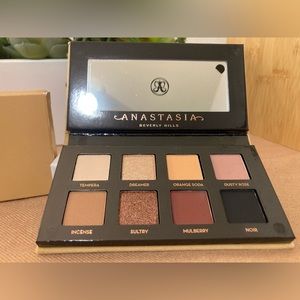 NIB Anastasia Soft Glam 2 eye shadow palate